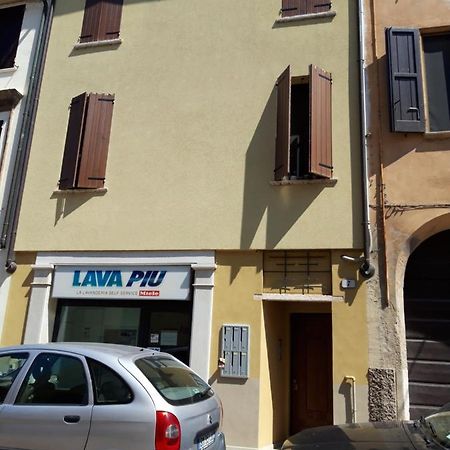 AKANTHO apartment Mântua Exterior foto